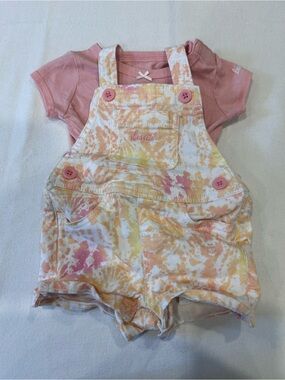 Baby girl overall set